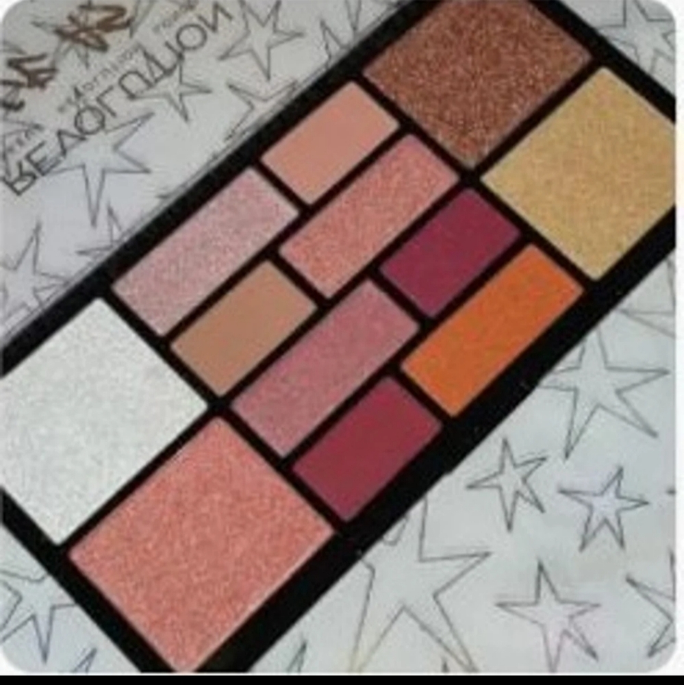 Revolution Fierce As Fire Eyeshadow Palette